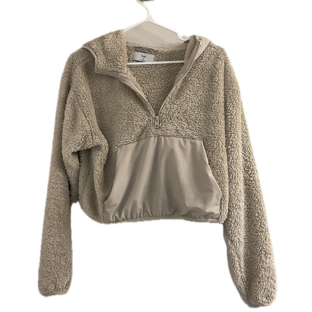 ARITZIA TNA Cropped Plush Hoodie with Zippered Pouch Pocket ,